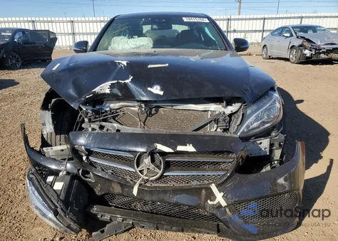 2017 Mercedes-Benz C 300 4Matic из США, поврежденный, VIN 55SWF4KB1HU207099